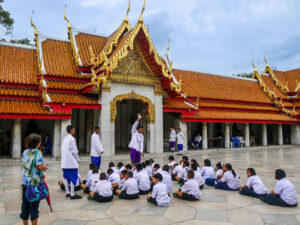 moving from uk to thailand with kids education 